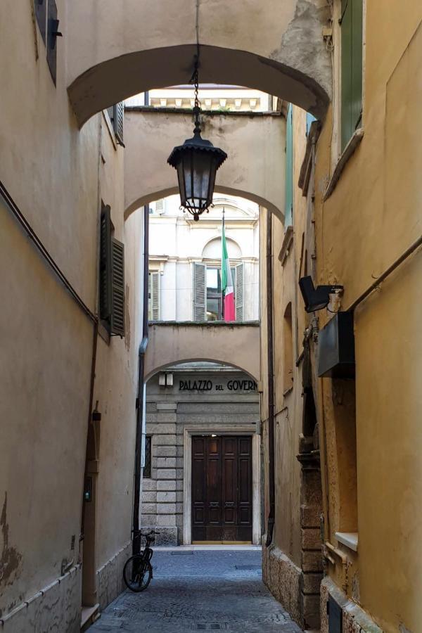 Apartamento Ai Cinque Archi Verona Exterior foto
